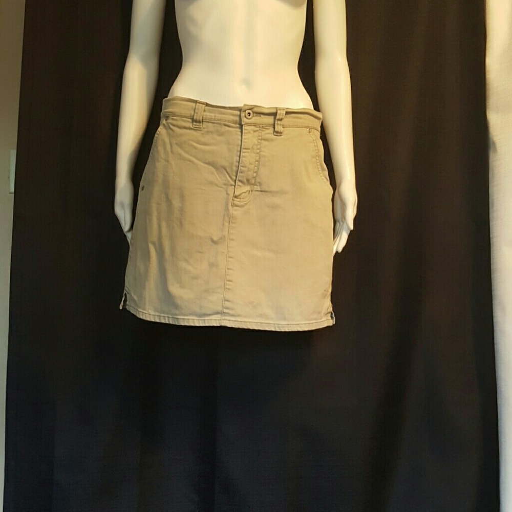 Gloria Vanderbilt, skort, size 10